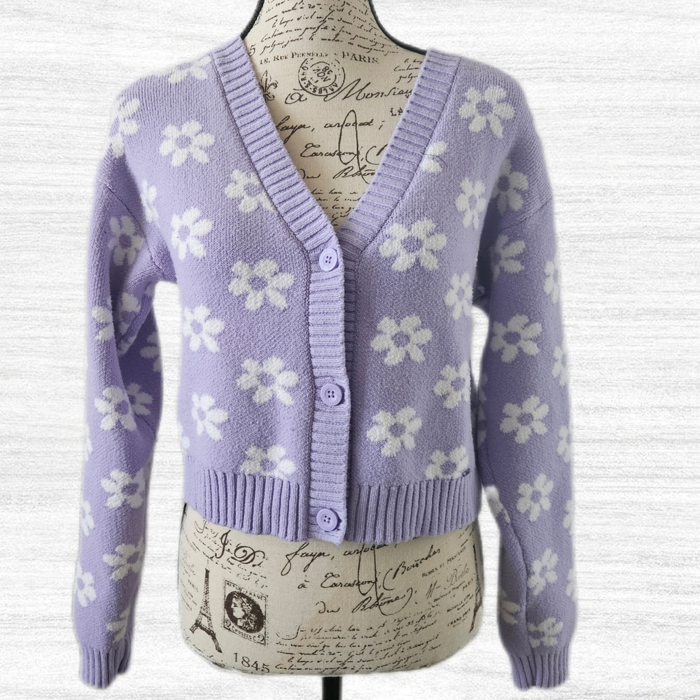 Hollister Lavender Floral Cardigan Sweater, Medium, Cropped Button Front - Picture 2 of 4